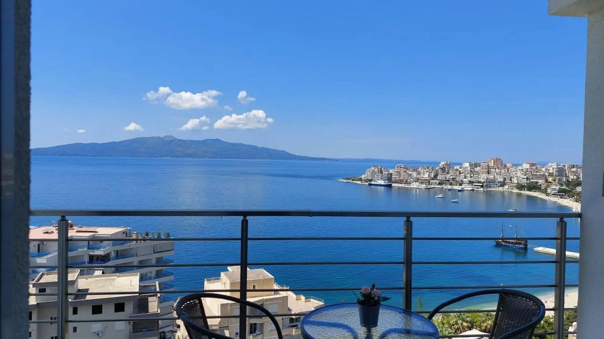 Polished Apartment With Sea Glimpse Saranda 0*,